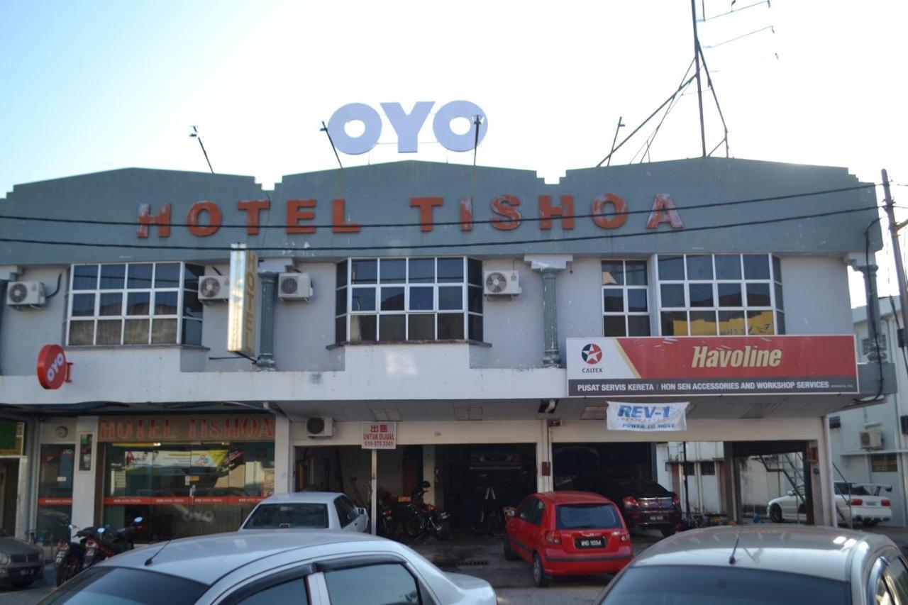 Oyo 89737 Hotel Tishoa Kampong Batu Tiga Exterior photo